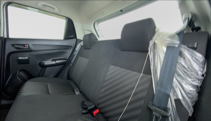 2019 Maruti Swift LXI, Petrol, Manual, 17,212 km, Right Side Rear Door Cabin