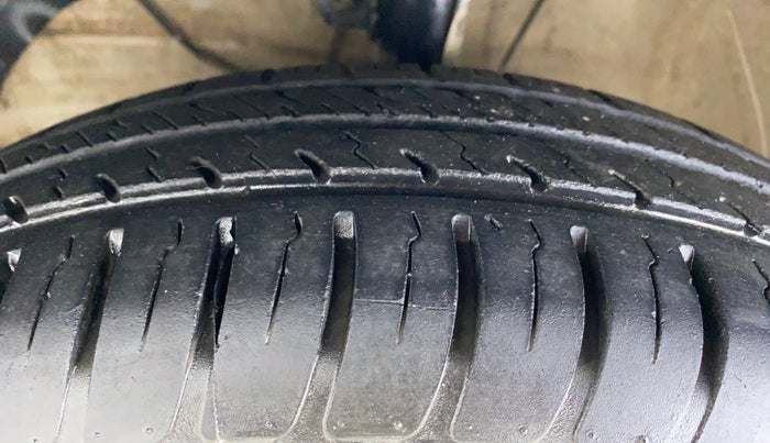 2019 Maruti Swift LXI, Petrol, Manual, 17,212 km, Left Front Tyre Tread