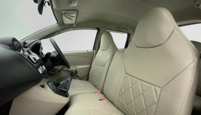2017 Datsun Go T, Petrol, Manual, 31,023 km, Right Side Front Door Cabin