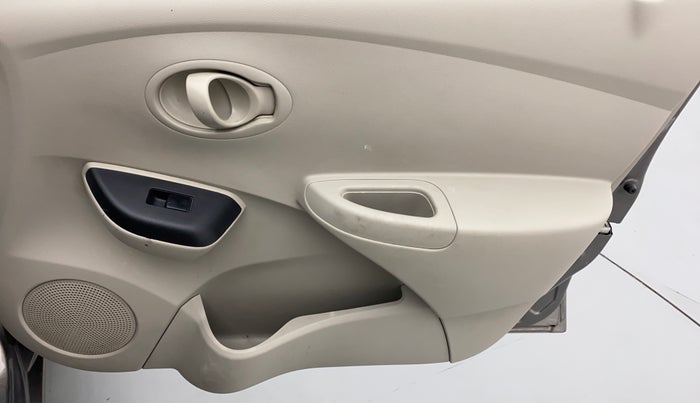 2017 Datsun Go T, Petrol, Manual, 31,023 km, Driver Side Door Panels Control