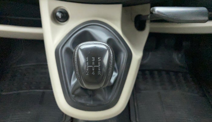 2017 Datsun Go T, Petrol, Manual, 31,023 km, Gear Lever