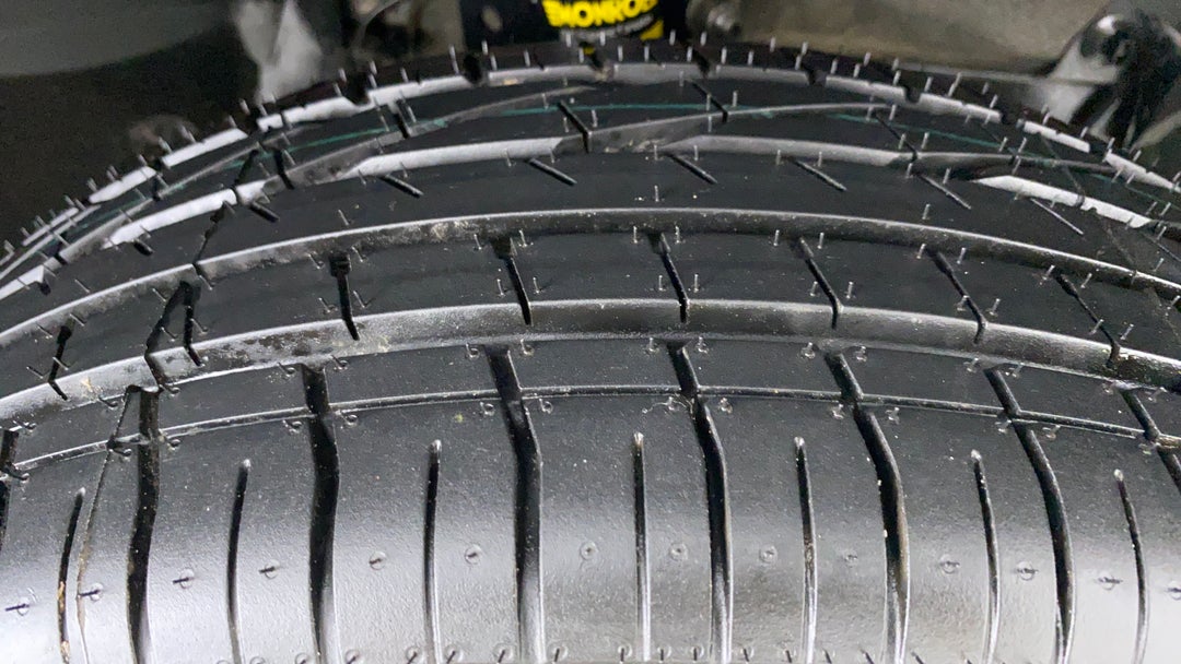 Right Front Tyre Tread