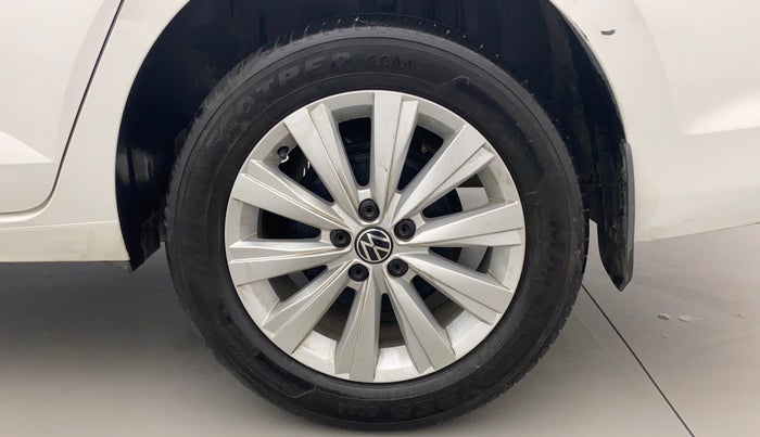 2022 Volkswagen VIRTUS HIGHLINE TSI 1.0 MT, Petrol, Manual, 9,822 km, Left Rear Wheel