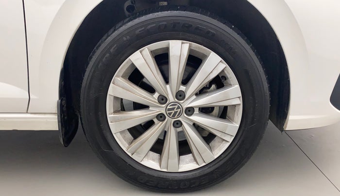 2022 Volkswagen VIRTUS HIGHLINE TSI 1.0 MT, Petrol, Manual, 9,822 km, Right Front Wheel