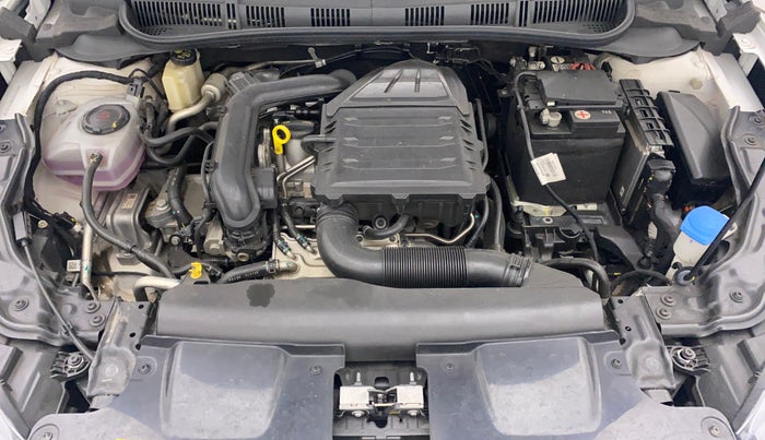 2022 Volkswagen VIRTUS HIGHLINE TSI 1.0 MT, Petrol, Manual, 9,822 km, Open Bonet