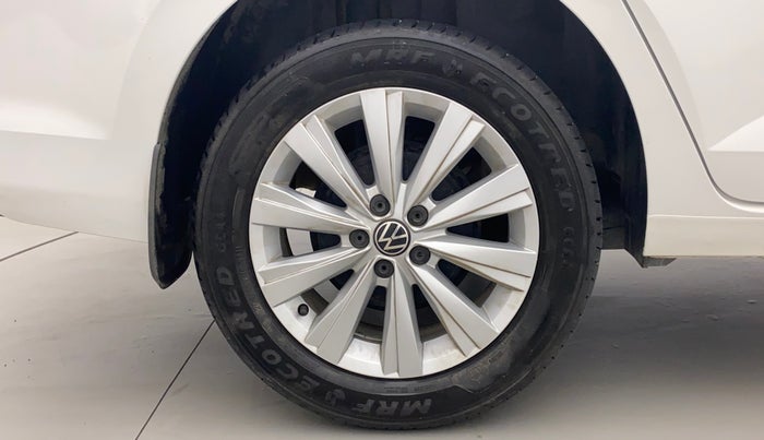 2022 Volkswagen VIRTUS HIGHLINE TSI 1.0 MT, Petrol, Manual, 9,822 km, Right Rear Wheel
