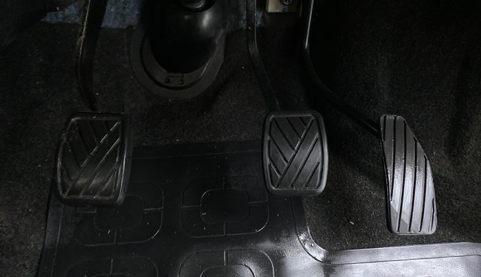 2018 Maruti Wagon R 1.0 VXI, Petrol, Manual, 42,247 km, Pedals