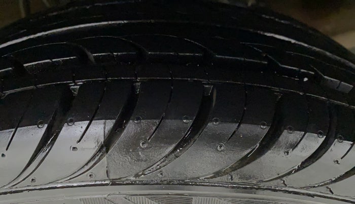 2018 Hyundai Eon ERA PLUS, Petrol, Manual, 7,048 km, Left Rear Tyre Tread