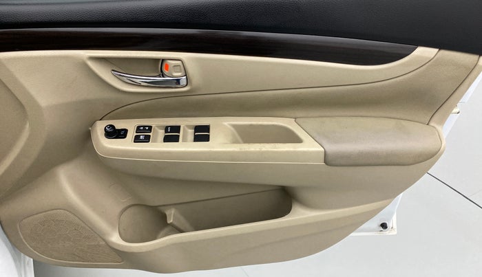 2016 Maruti Ciaz ZXI, Petrol, Manual, 32,872 km, Driver Side Door Panels Control