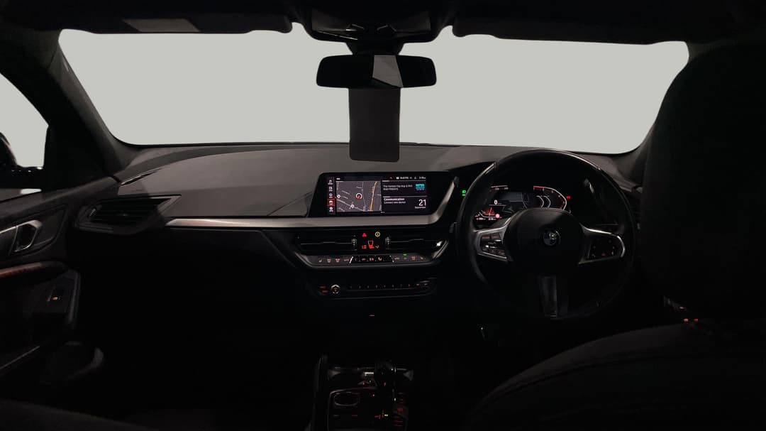 2021 BMW 1 18i M Sport, Automatic, 56455 km, Dashboard View