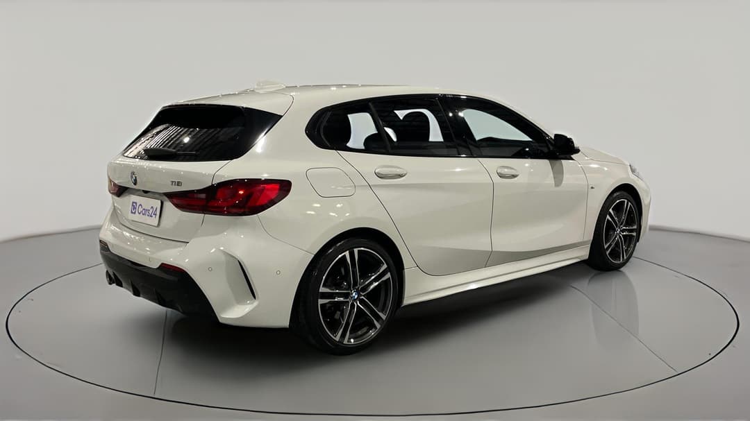 2021 BMW 1 18i M Sport, Automatic, 56455 km, Right Back Diagonal (45- Degree) View