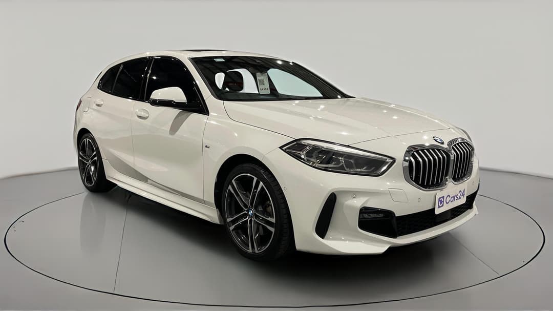 2021 BMW 1 18i M Sport, Automatic, 56455 km, Right Front Diagonal (45- Degree) View