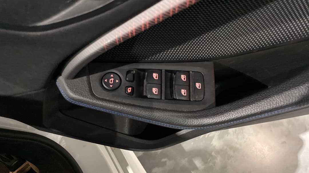 2021 BMW 1 18i M Sport, Automatic, 56455 km, Drivers Side Door Panel Controls
