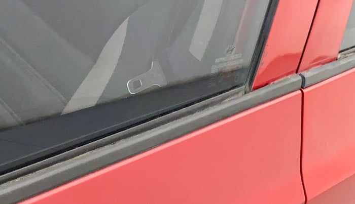 2019 Hyundai Grand i10 SPORTZ 1.2 KAPPA VTVT, Petrol, Manual, 38,881 km, Front passenger door - Weather strip has minor damage