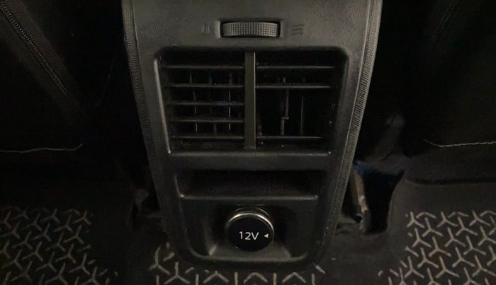 2021 Tata ALTROZ XZ PETROL, Petrol, Manual, 34,109 km, AC Unit - Rear vent has minor damage