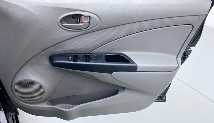 2011 Toyota Etios Liva G, Petrol, Manual, 72,409 km, Driver Side Door Panels Control