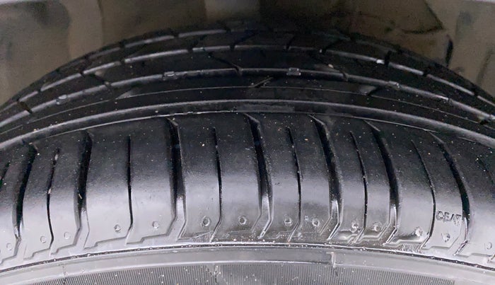 2020 Maruti S Cross ALPHA 1.5 SMART HYBRID, Petrol, Manual, 48,033 km, Right Front Tyre Tread
