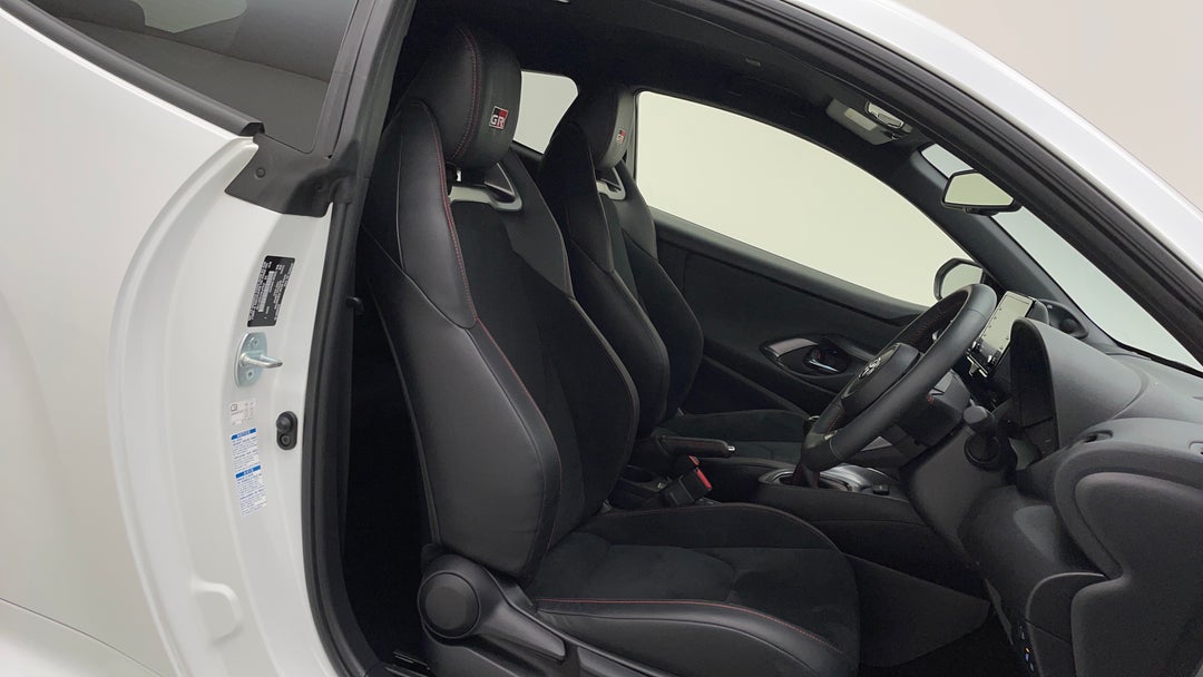 2021 Toyota Gr Yaris Rallye, Manual, 12938 km, Right Side Front Door Cabin View
