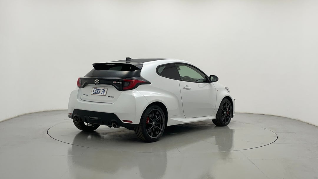 2021 Toyota Gr Yaris Rallye, Manual, 12938 km, Right Back Diagonal (45- Degree) View