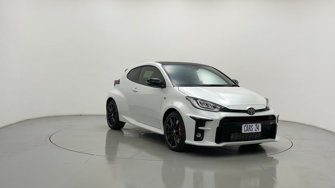 2021 Toyota Gr Yaris Rallye, Manual, 12938 km, Right Front Diagonal (45- Degree) View
