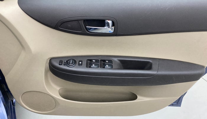 2013 Hyundai i20 ASTA 1.2, Petrol, Manual, 53,906 km, Driver Side Door Panels Control