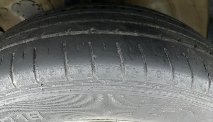 2019 Hyundai Creta 1.6 SX CRDI, Diesel, Manual, 40,998 km, Left Front Tyre Tread