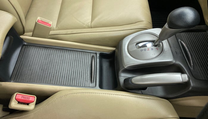 2011 Honda Civic 1.8L I-VTEC V AT SUNROOF, Petrol, Automatic, 56,747 km, Gear Lever