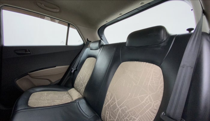 2016 Hyundai Grand i10 MAGNA 1.2 KAPPA VTVT, Petrol, Manual, 37,805 km, Right Side Rear Door Cabin