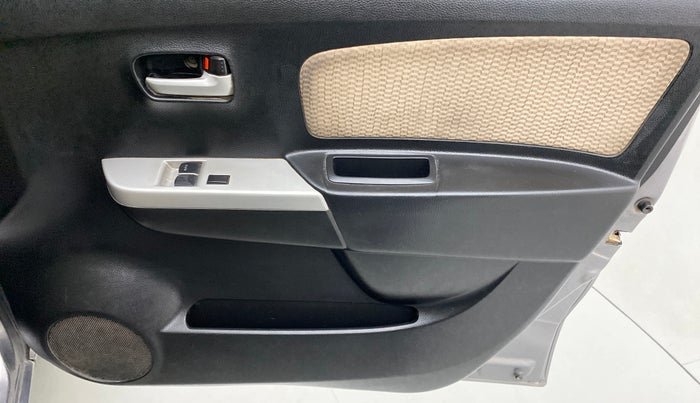 2017 Maruti Wagon R 1.0 LXI CNG, CNG, Manual, 66,924 km, Driver Side Door Panels Control