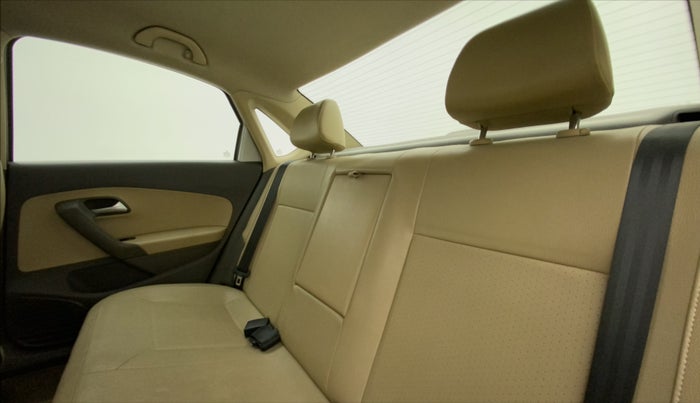 2015 Volkswagen Vento HIGHLINE 1.6 MPI, Petrol, Manual, 98,990 km, Right Side Rear Door Cabin