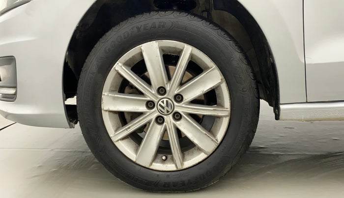 2015 Volkswagen Vento HIGHLINE 1.6 MPI, Petrol, Manual, 98,990 km, Left Front Wheel