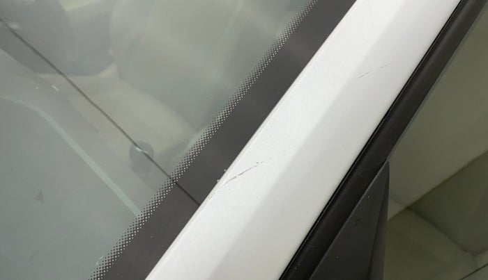 2015 Volkswagen Vento HIGHLINE 1.6 MPI, Petrol, Manual, 98,990 km, Left A pillar - Minor scratches
