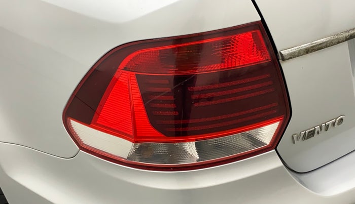 2015 Volkswagen Vento HIGHLINE 1.6 MPI, Petrol, Manual, 98,990 km, Left tail light - Minor scratches