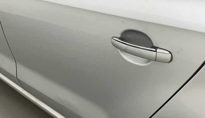 2015 Volkswagen Vento HIGHLINE 1.6 MPI, Petrol, Manual, 98,990 km, Rear left door - Minor scratches