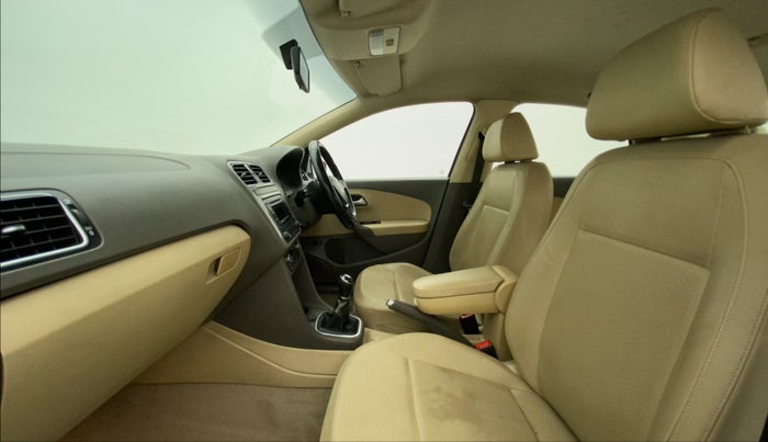 2015 Volkswagen Vento HIGHLINE 1.6 MPI, Petrol, Manual, 98,990 km, Right Side Front Door Cabin