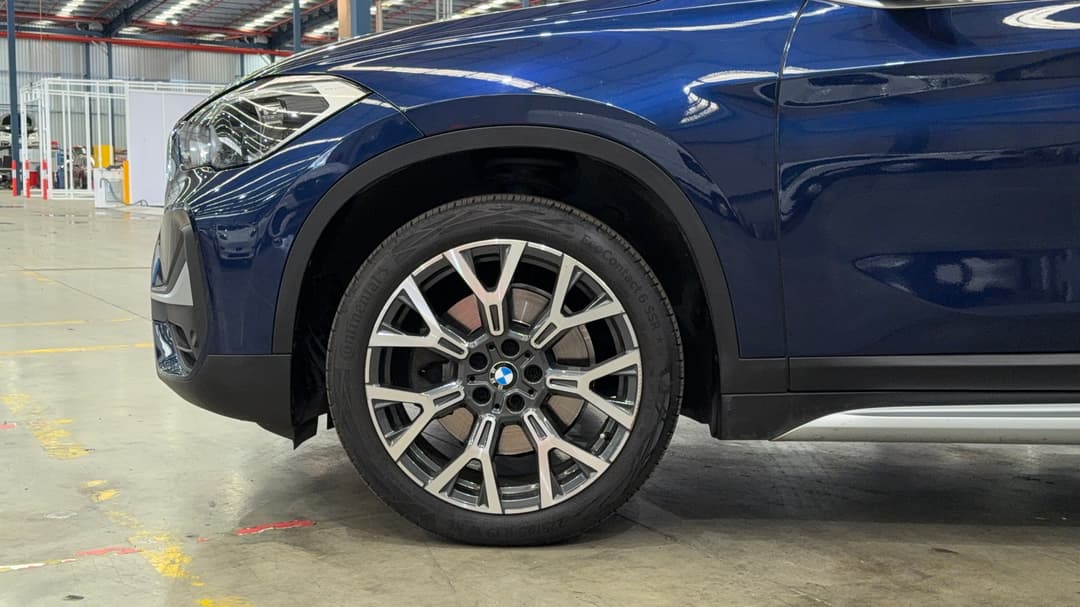 2020 BMW X1 sDrive 20i, Automatic, 53769 km, Left Front Wheel