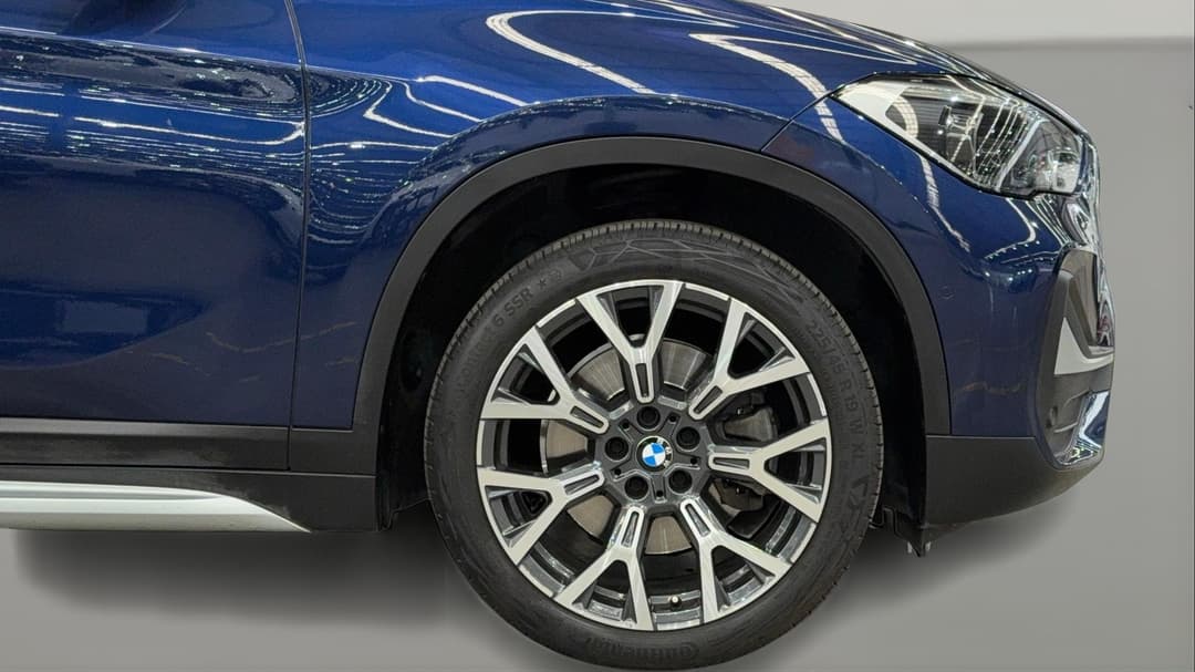 2020 BMW X1 sDrive 20i, Automatic, 53769 km, Right Front Wheel