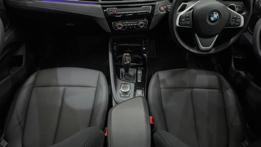 2020 BMW X1 sDrive 20i, Automatic, 53769 km, Center Console