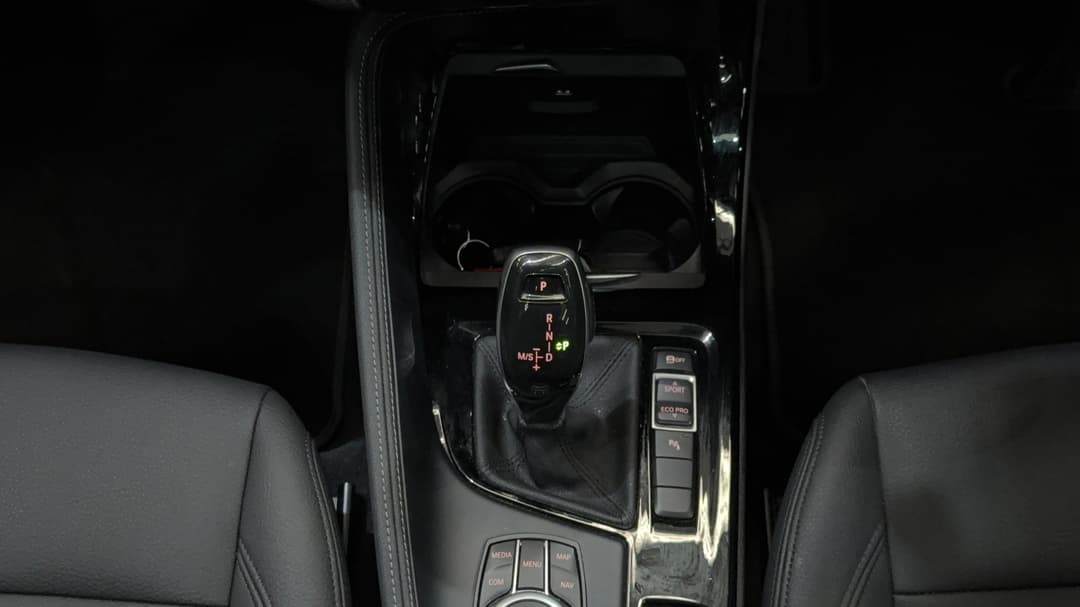 2020 BMW X1 sDrive 20i, Automatic, 53769 km, Gear Lever 