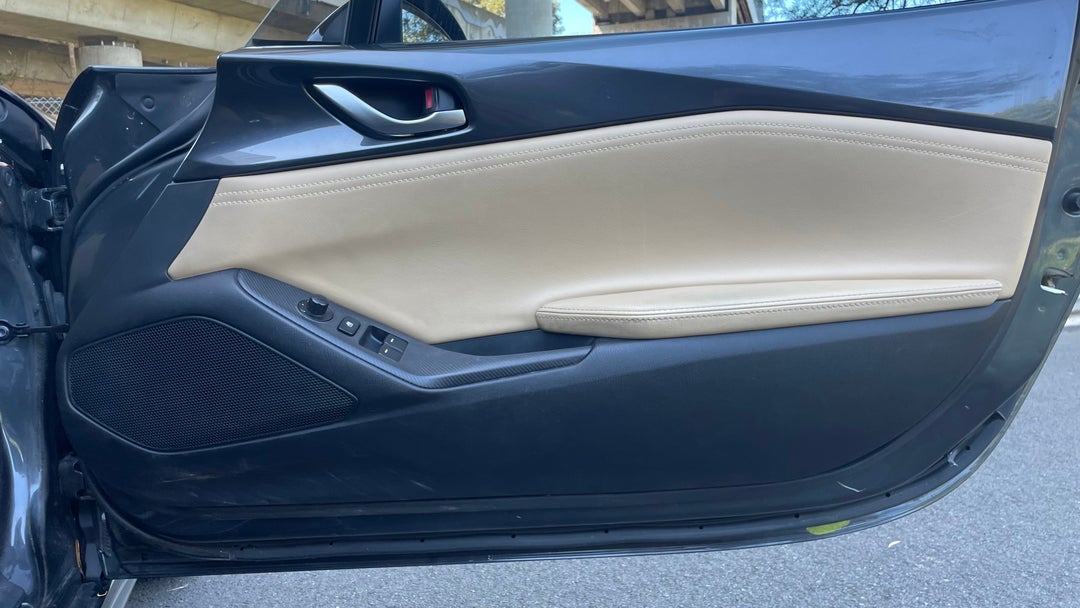 2015 Mazda MX-5 Gt, Automatic, 119255 km, Speaker View