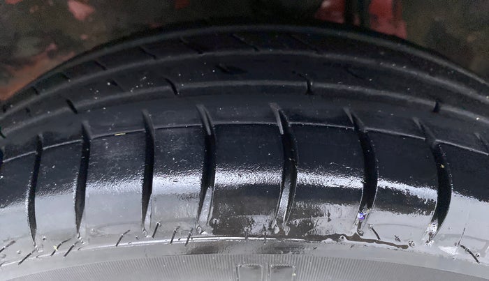 2011 Maruti Alto K10 VXI P, Petrol, Manual, 37,833 km, Left Front Tyre Tread