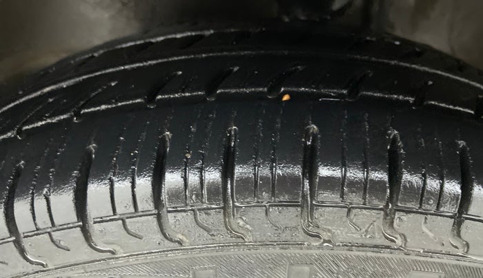 2018 Maruti Alto 800 LXI, Petrol, Manual, 18,750 km, Left Front Tyre Tread