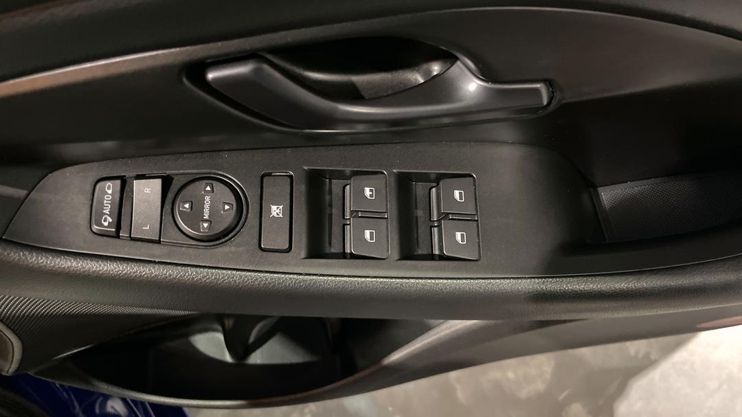 2019 Hyundai i30 N Line, Automatic, 43982 km, Drivers Side Door Panel Controls