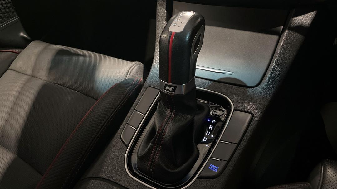 2019 Hyundai i30 N Line, Automatic, 43982 km, Gear Lever 