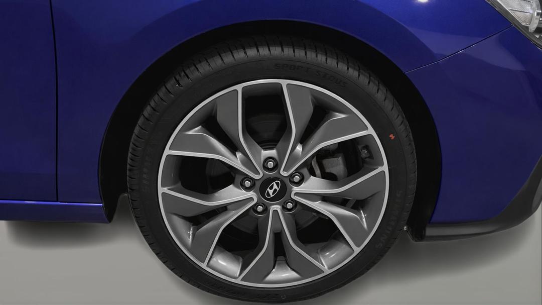 2019 Hyundai i30 N Line, Automatic, 43982 km, Right Front Wheel