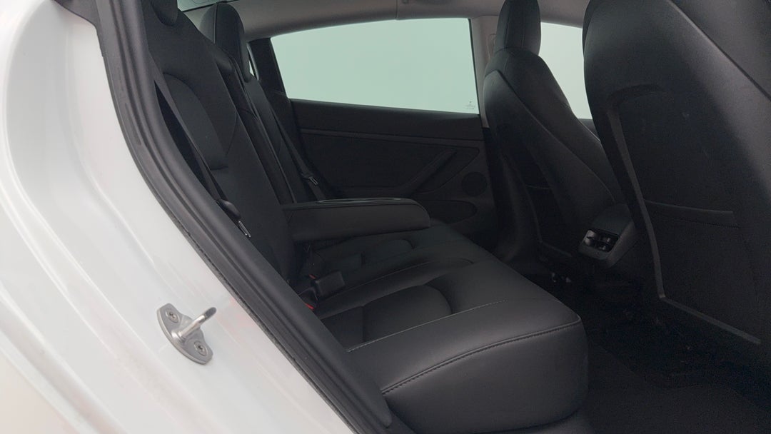 2022 Tesla Model 3 Rear-wheel Drive, Automatic, 39977 km, Right Side Rear Door Cabin View