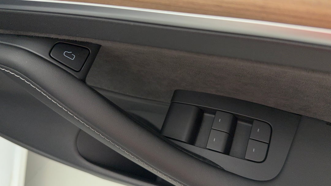 2022 Tesla Model 3 Rear-wheel Drive, Automatic, 39977 km, Drivers Side Door Panel Controls