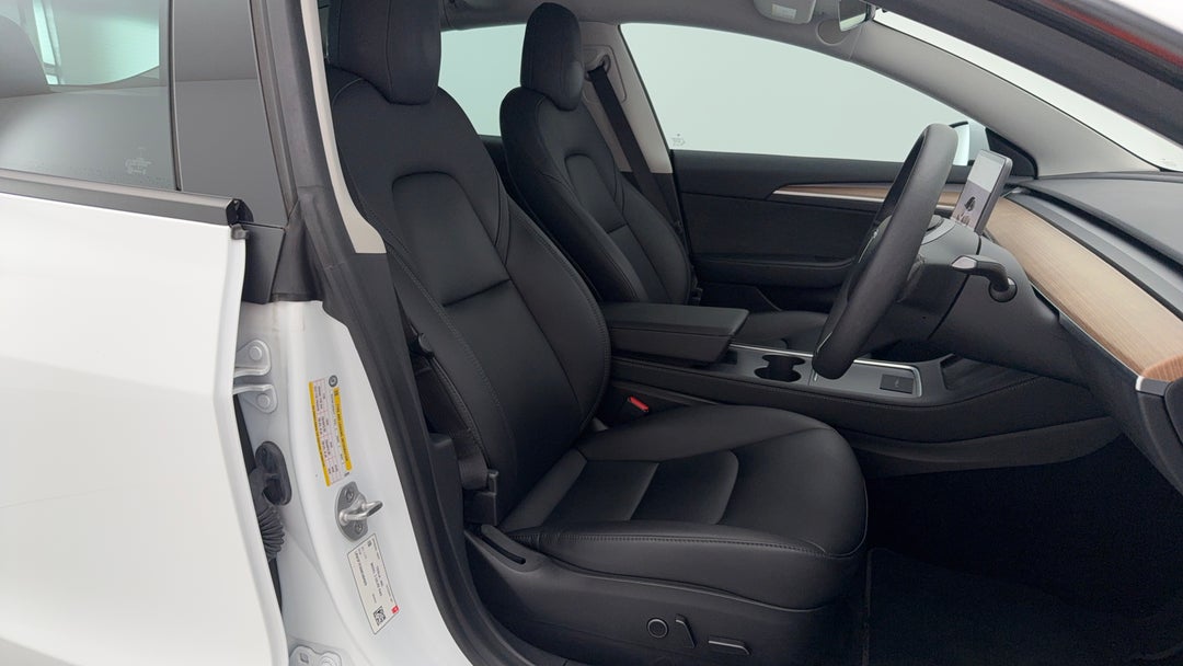 2022 Tesla Model 3 Rear-wheel Drive, Automatic, 39977 km, Right Side Front Door Cabin View