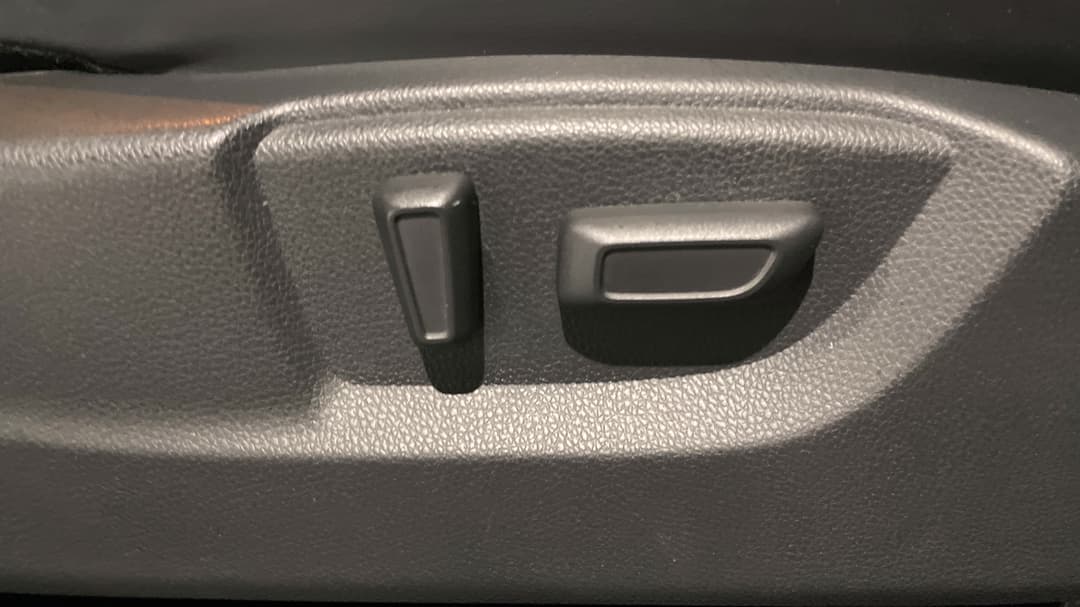 2023 Mitsubishi Eclipse Cross Ls Black Edition (2WD), Automatic, 31599 km, Drivers Side Adjustment Panel