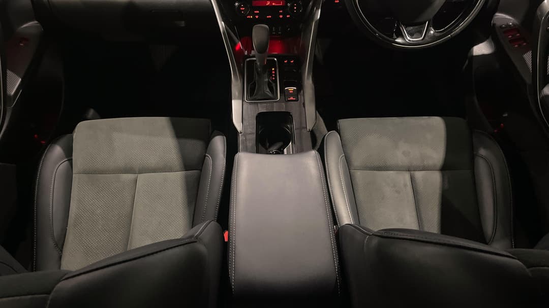 2023 Mitsubishi Eclipse Cross Ls Black Edition (2WD), Automatic, 31599 km, Center Console